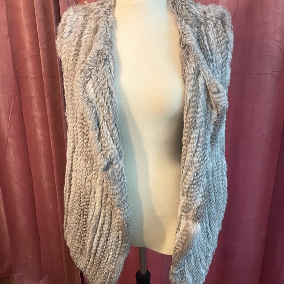 $798 retail Joie rabbit fur open vest size Large - Picture 4 of 9